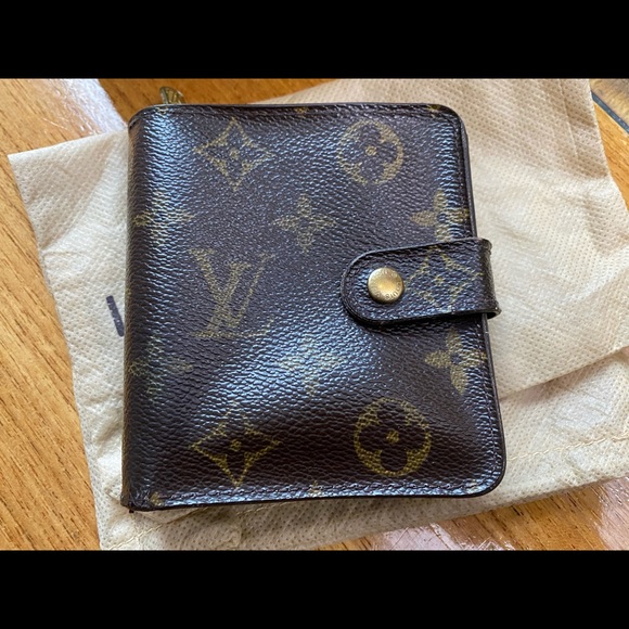 LV Compact Zippe Wallet Monogram Canvas - Picture 3 of 13